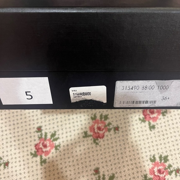 Saint Laurent Tribute Patent T-Strap Platform Sandals in Nero. Worn twice - Picture 10 of 10